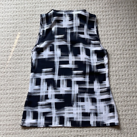 Le Chateau Black & White Sleeveless Top Size XS - Picture 5 of 10